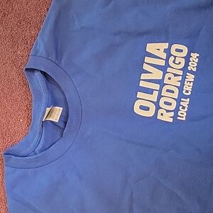 Never worn, rare OLIVIA RODRIGO  roadie shirt, XL